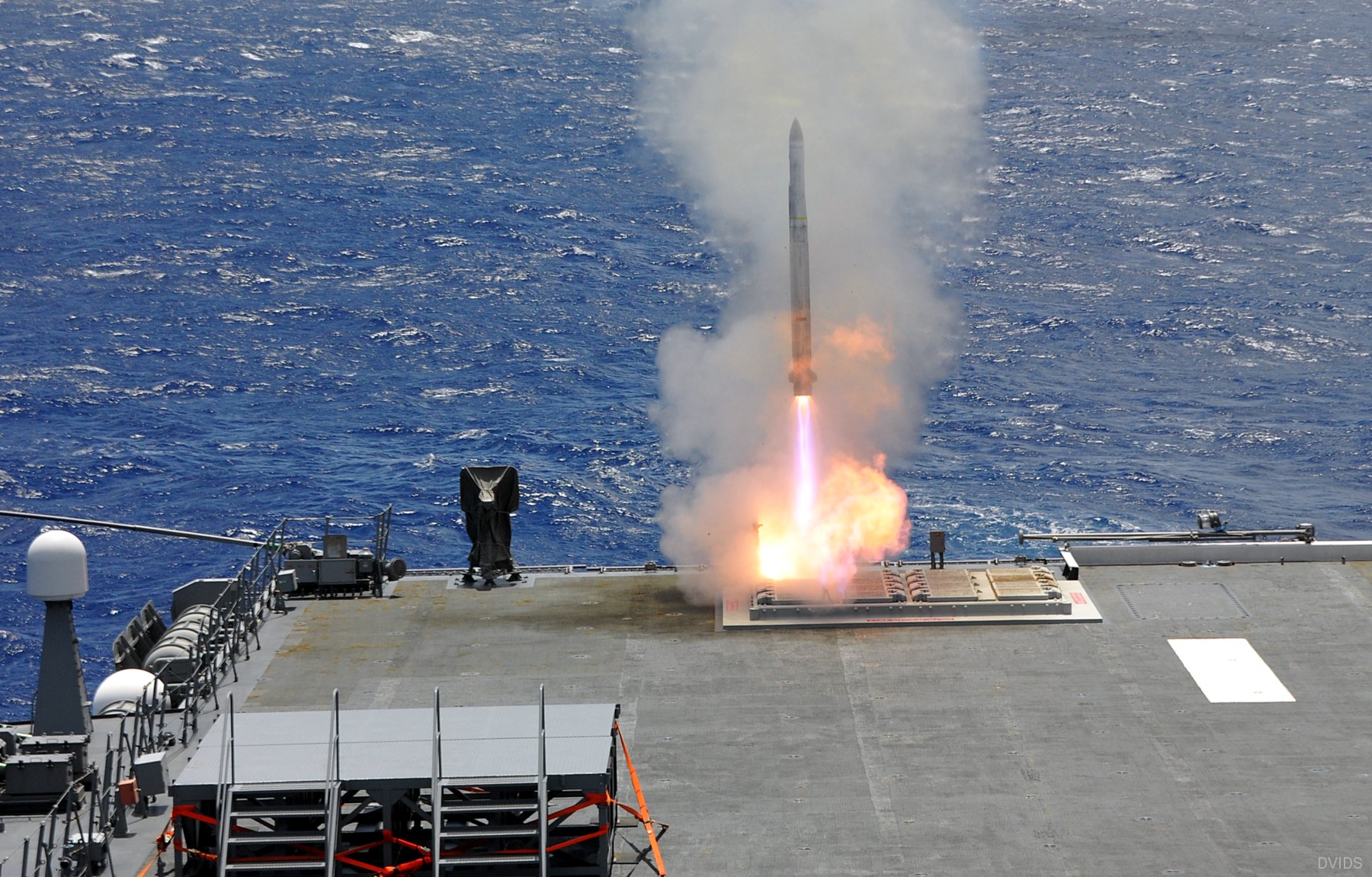 hyuga class helicopter destroyer ddh jmsdf  japan maritime self defense force rim-162 evolved sea sparrow missile essm mk-41 vls