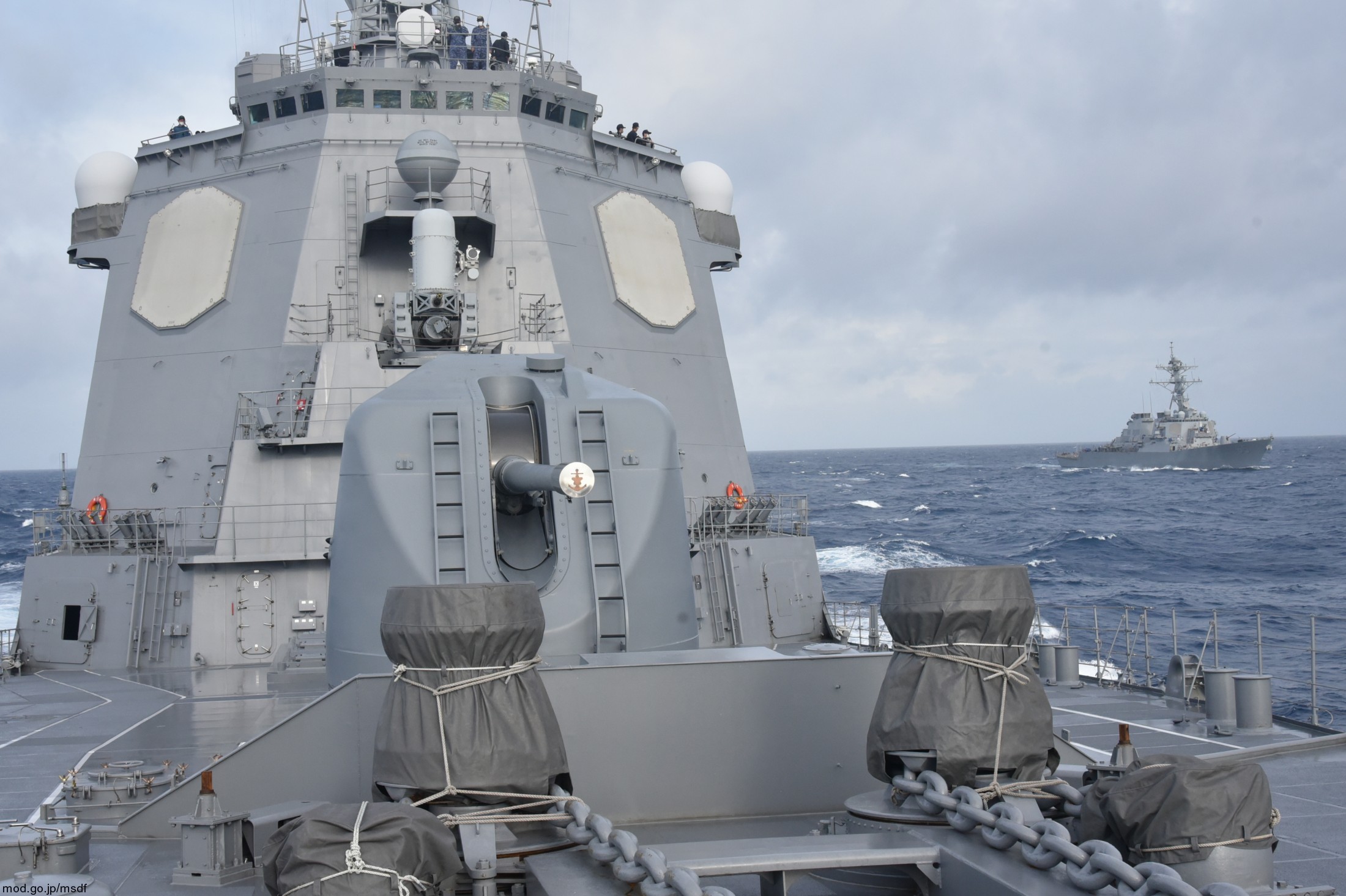 ddg-176 js chokai kongo class guided missile destroyer aegis japan maritime self defense force jmsdf oto melara 127 mm gun 40