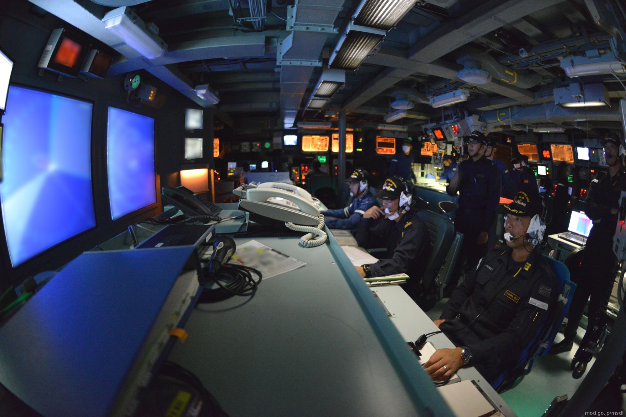 dd-105 js inazuma murasame class destroyer japan maritime self defense force jmsdf 24 combat information center cic