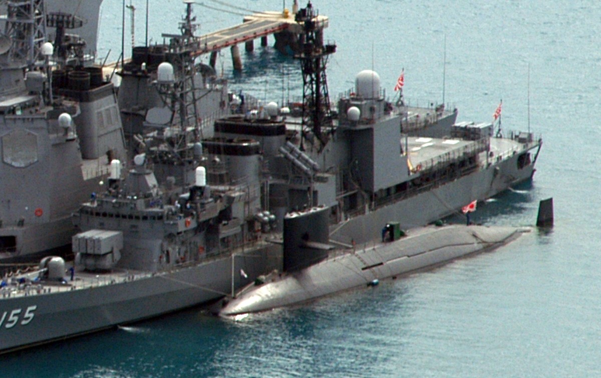 ss-584 jds natsushio harushio class attack submarine ssk japan maritime self defense force jmsdf 03