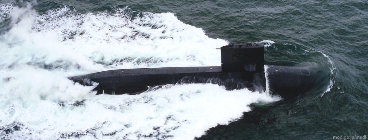 ss-588 jds fuyushio harushio class attack submarine ssk japan maritime self defense force jmsdf 02