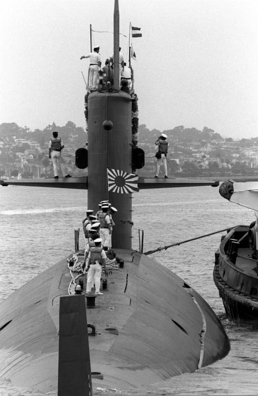 SS-574 JS Mochishio Yushio class submarine