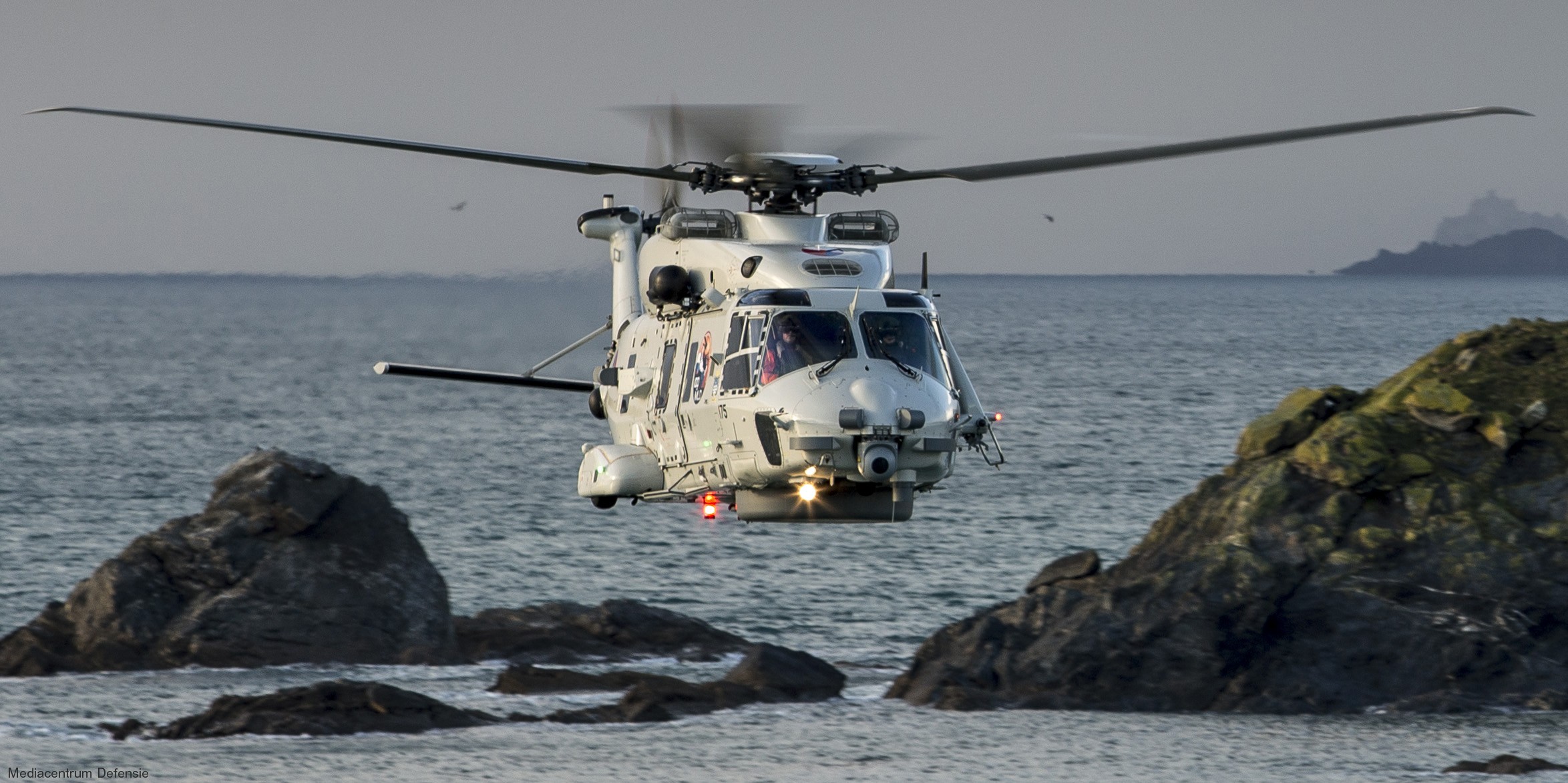 nh90 nfh helicopter royal netherlands navy koninklijke marine n-175 04