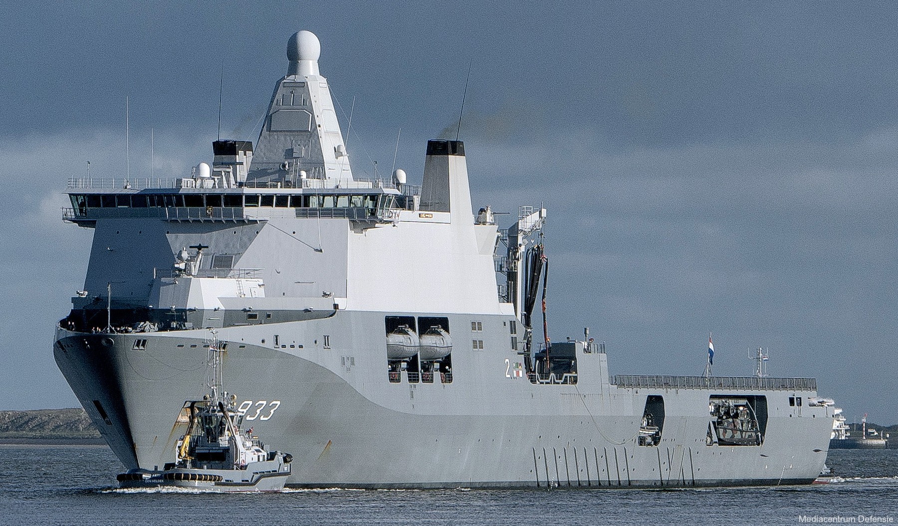 a-833 hnlms karel doorman joint support ship royal netherlands navy koninklijke marine 12