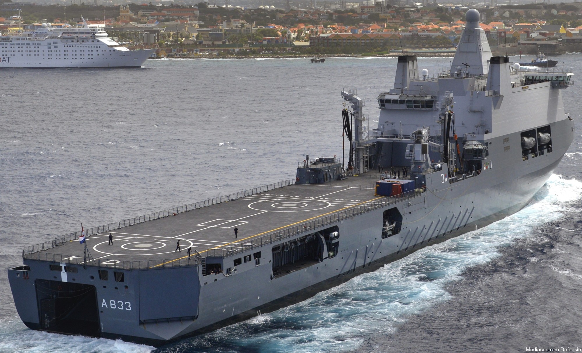 a-833 hnlms karel doorman joint support ship royal netherlands navy koninklijke marine 27 flight deck hangar