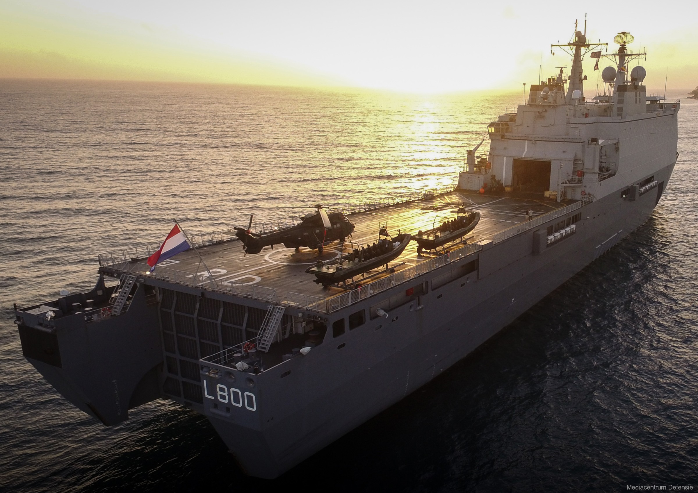 l-800 hnlms rotterdam amphibious landing ship dock lpd royal netherlands navy 04 cougar helicopter