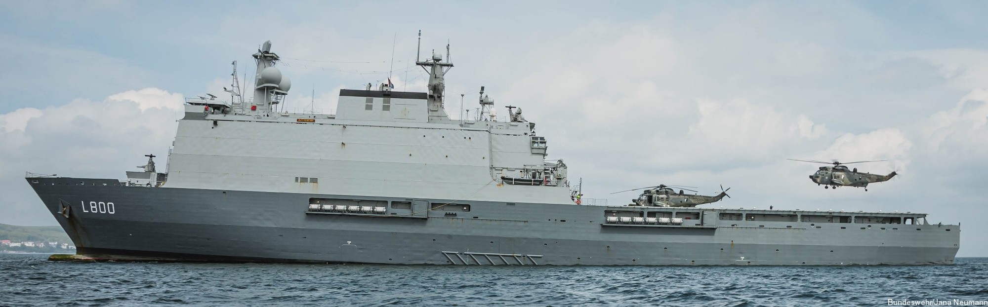 l-800 hnlms rotterdam amphibious landing ship dock lpd royal netherlands navy 19