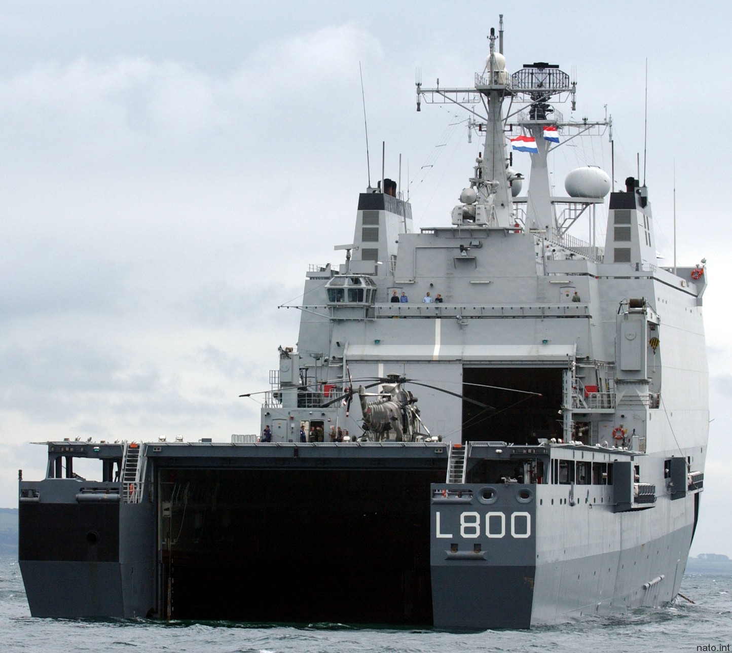 l-800 hnlms rotterdam amphibious landing ship dock lpd royal netherlands navy 23