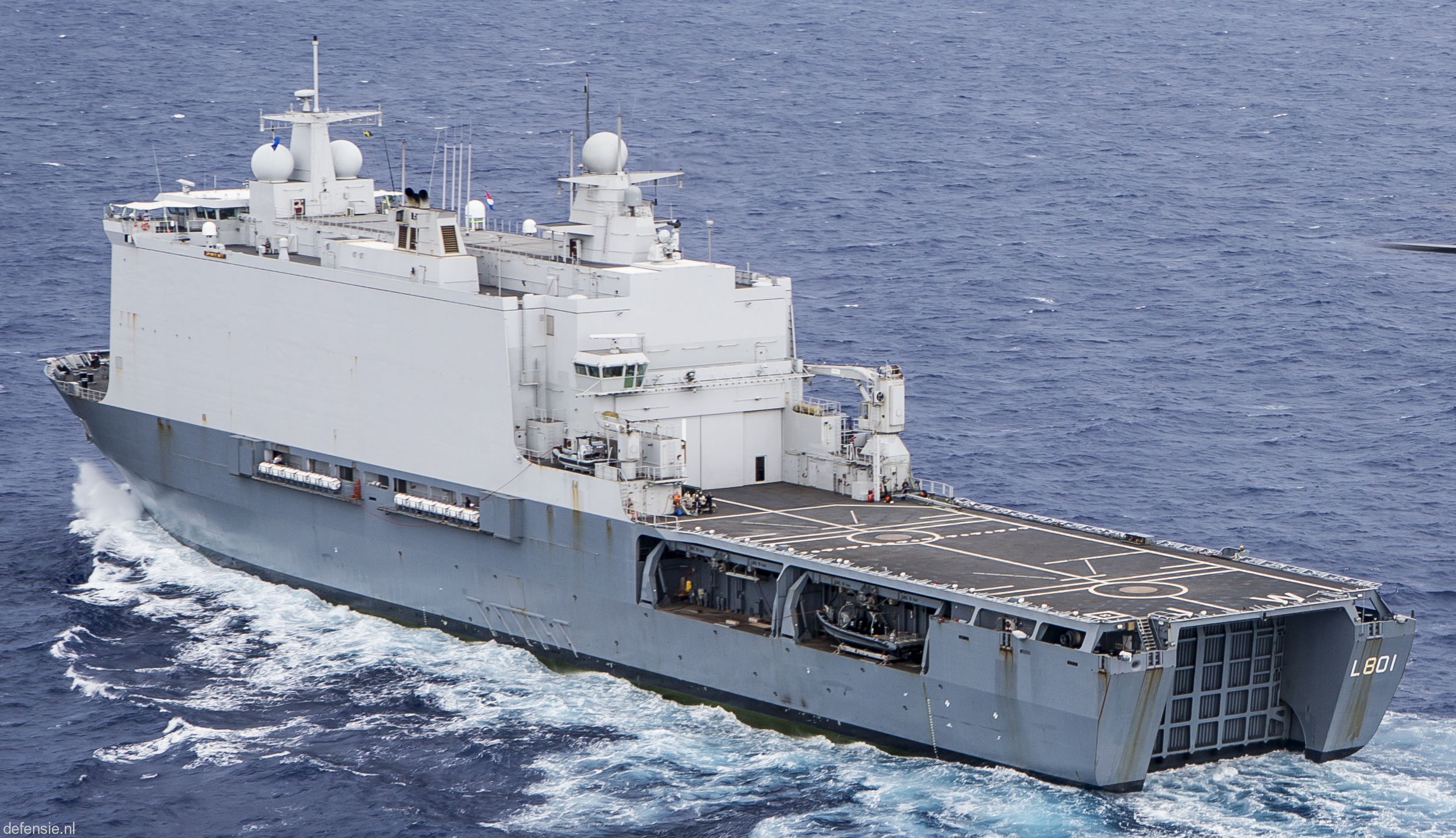 l-801 hnlms johan de witt amphibious ship landing platform dock lpd royal netherlands navy 05 koninklijke marine