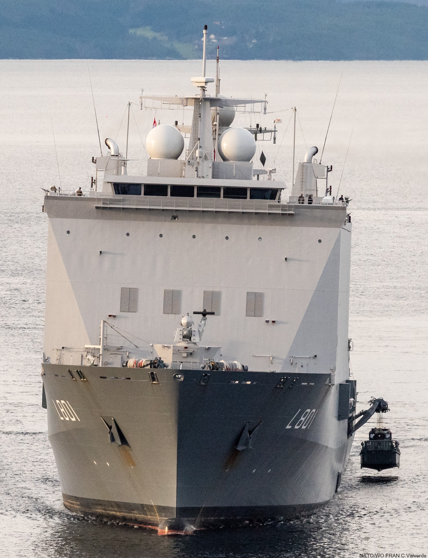 l-801 hnlms johan de witt amphibious ship landing platform dock lpd royal netherlands navy 10