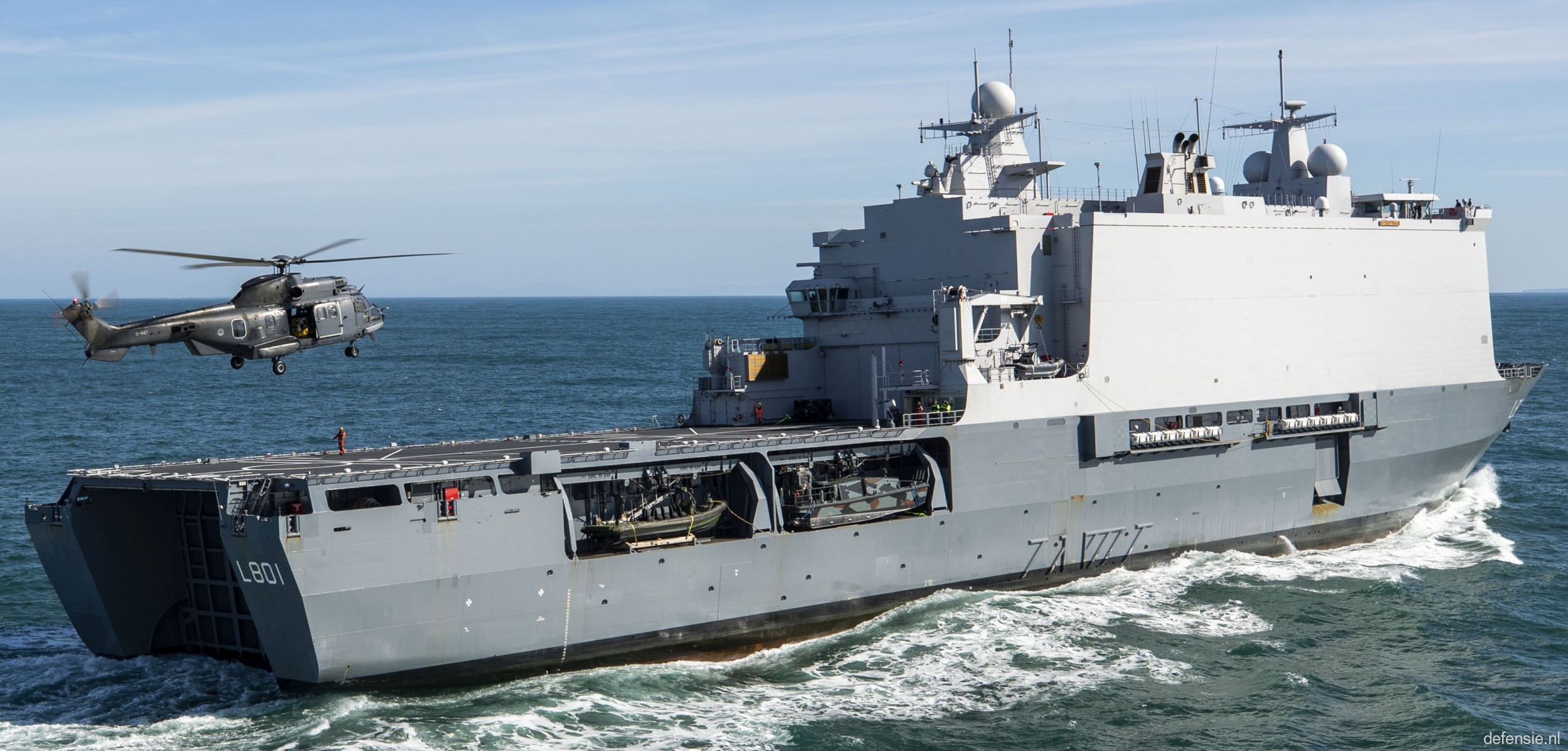 l-801 hnlms johan de witt amphibious ship landing platform dock lpd royal netherlands navy 23 damen schelde shipbuilding vlissingen