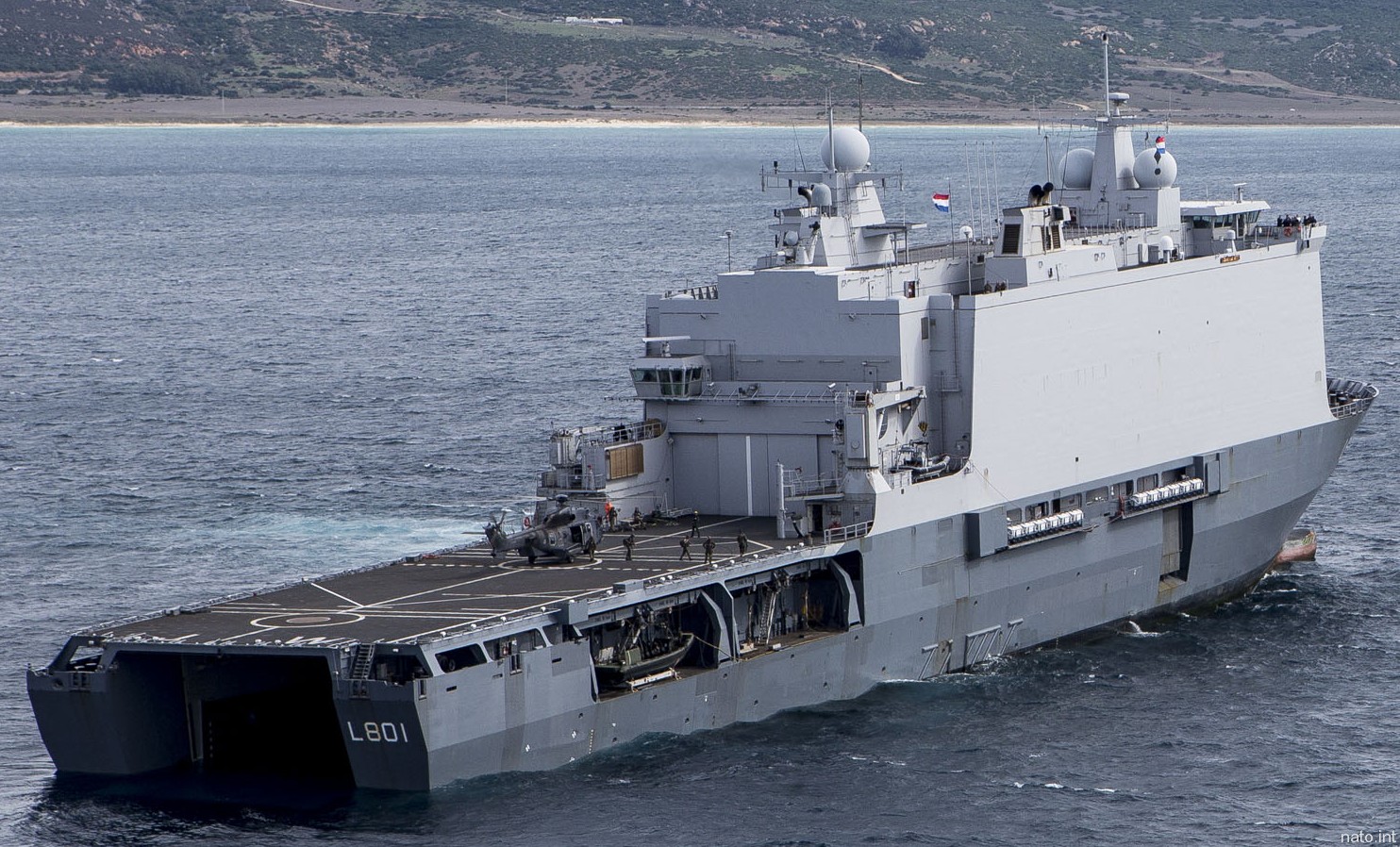 l-801 hnlms johan de witt rotterdam class amphibious landing platform dock lpd netherlands navy 32x