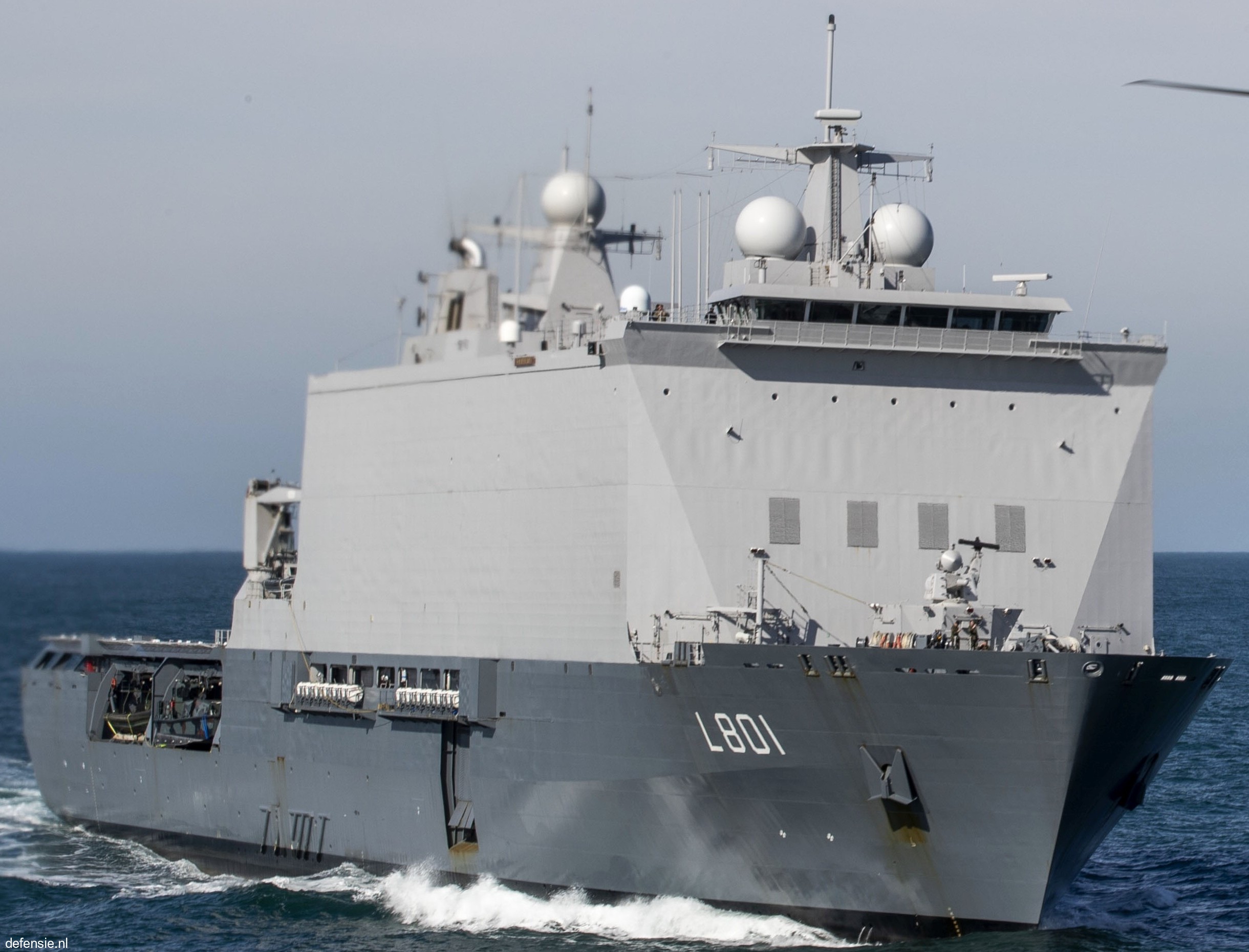 l-801 hnlms johan de witt amphibious ship landing platform dock lpd royal netherlands navy 39