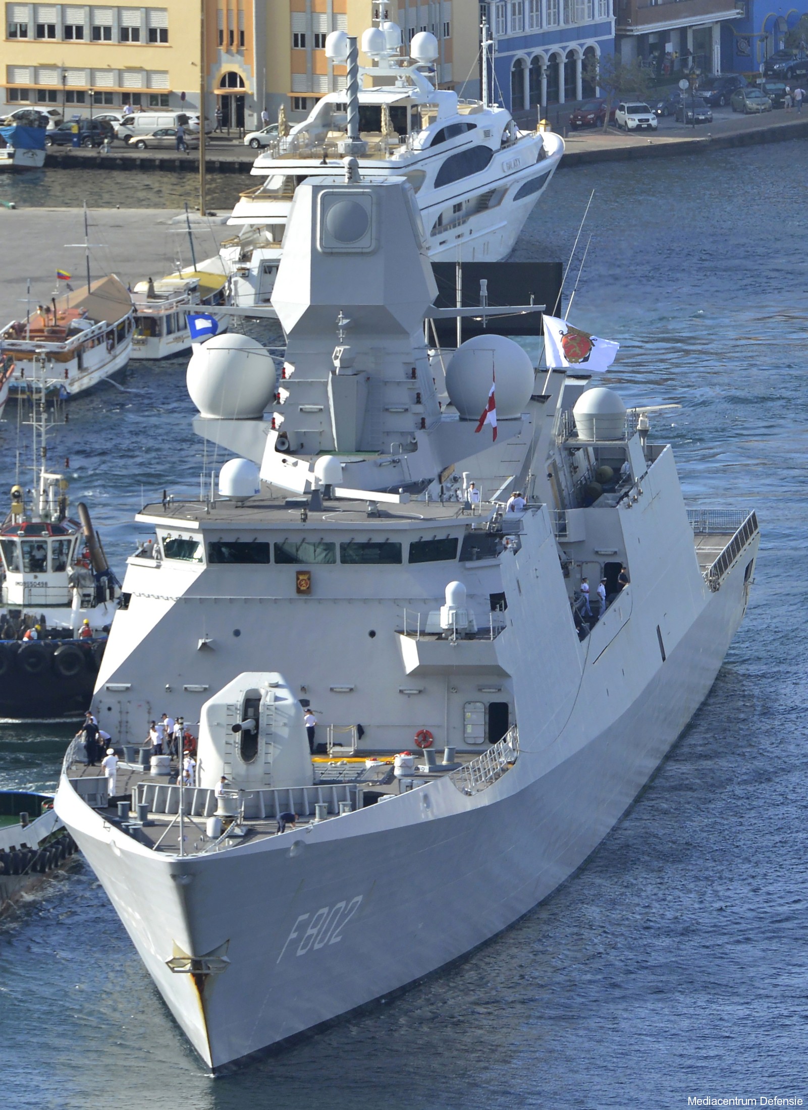 f-802 hnlms de zeven provincien guided missile frigate ffg royal netherlands navy 02