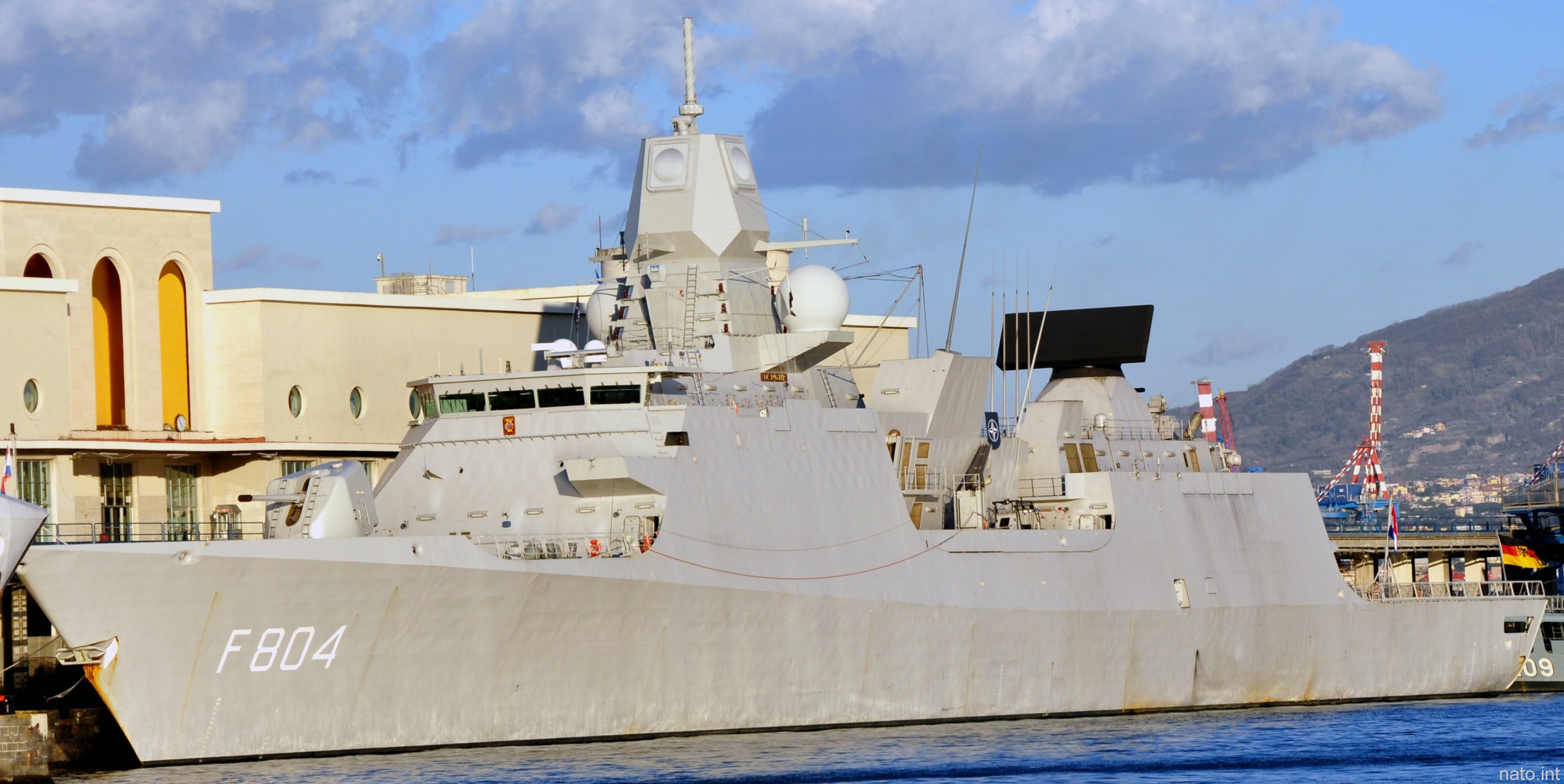 f-804 hnlms de ruyter guided missile frigate ffg lcf royal netherlands navy 25 nato