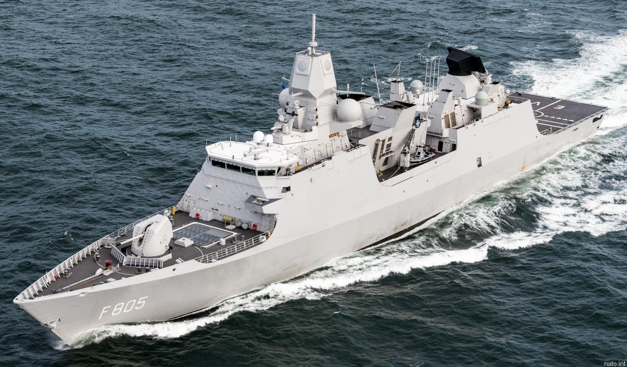 f-805 hnlms evertsen guided missile frigate ffg lcf royal netherlands navy 17 koninklijke marine