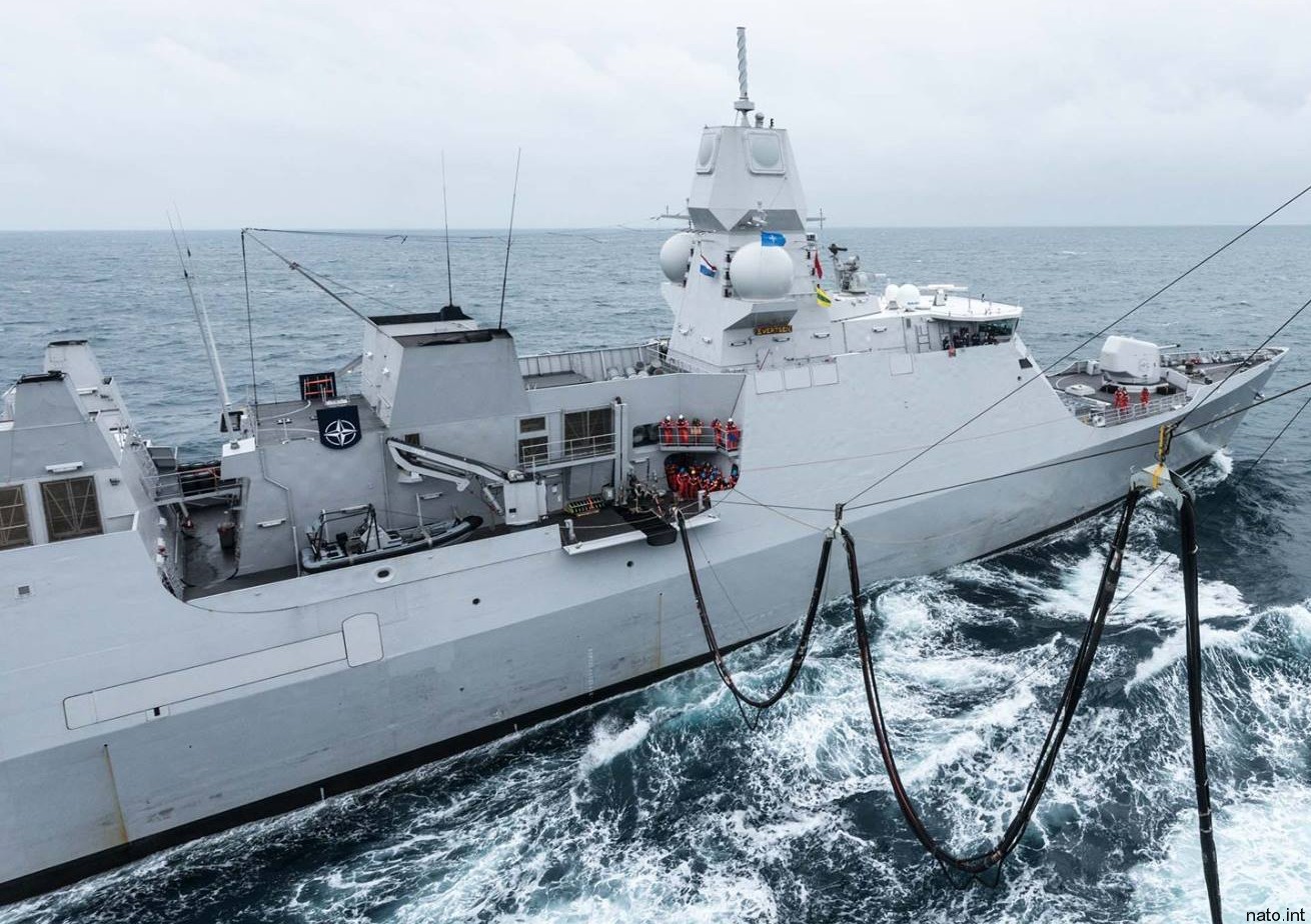 f-805 hnlms evertsen guided missile frigate ffg lcf royal netherlands navy 35