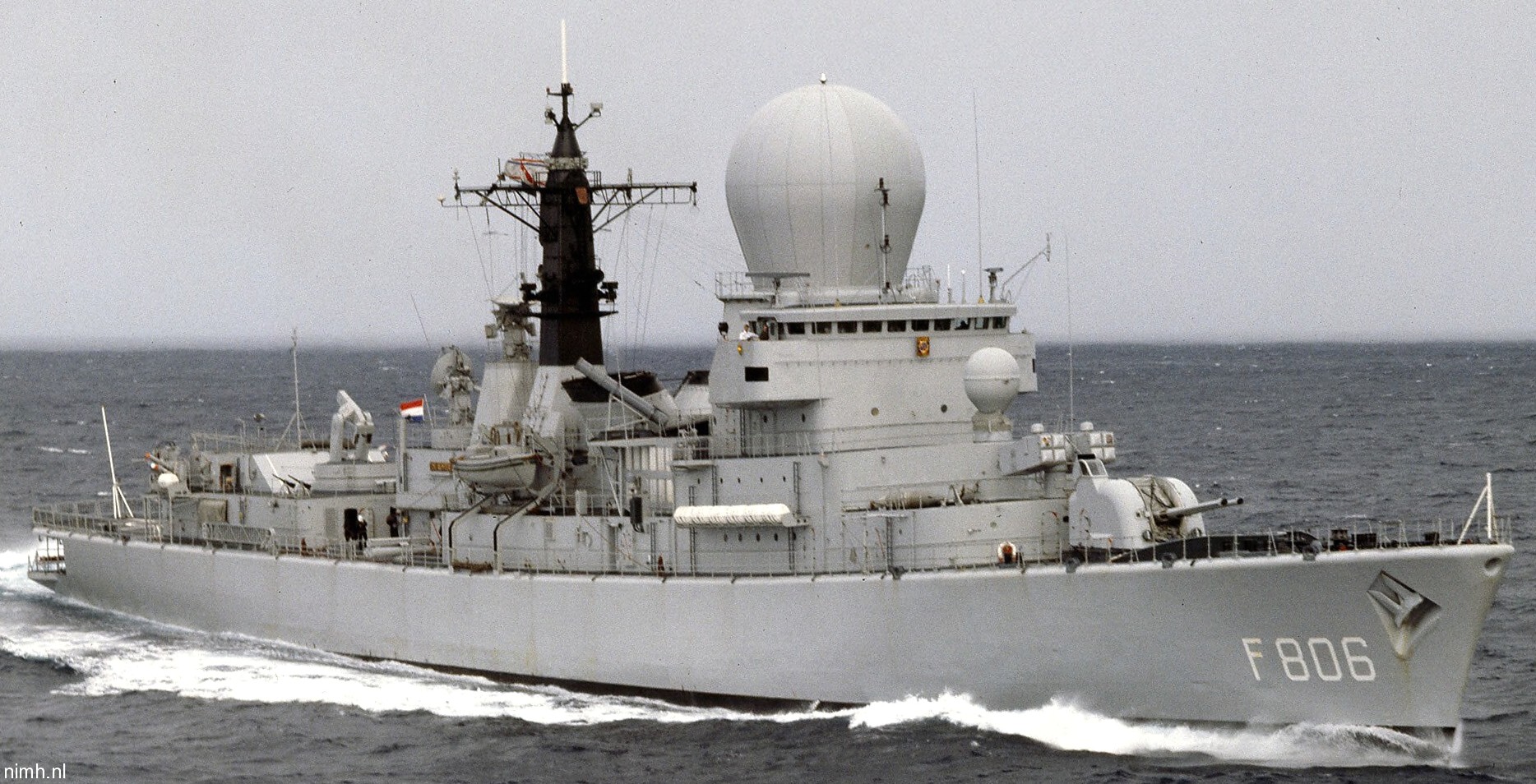 hnlms de ruyter f-806 tromp class guided missile frigate royal netherlands navy koninklijke marine schelde 25x
