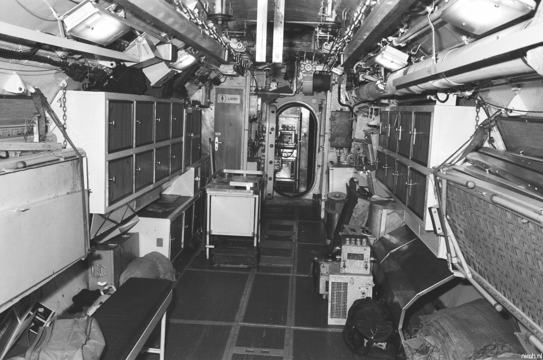 hnlms tonijn s-805 dolfijn class attack submarine royal netherlands navy koninklijke marine 03