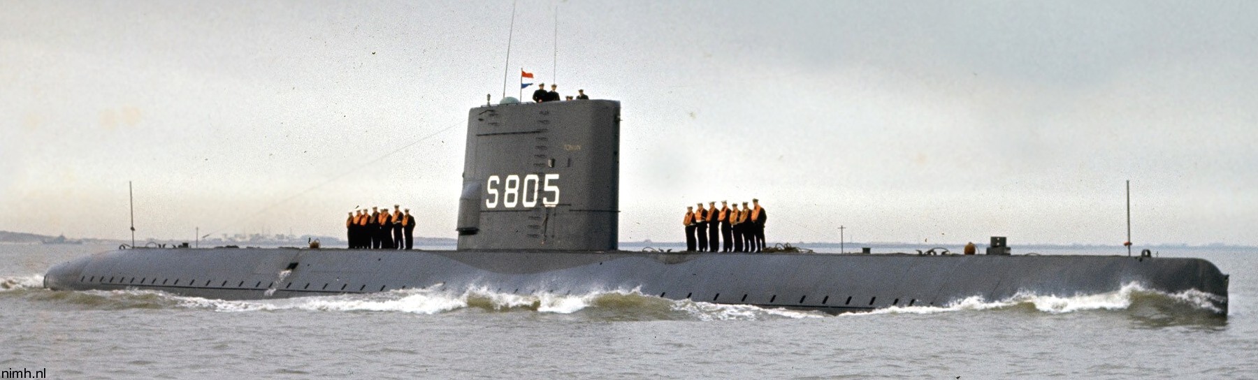 hnlms tonijn s-805 dolfijn class attack submarine royal netherlands navy koninklijke marine 05