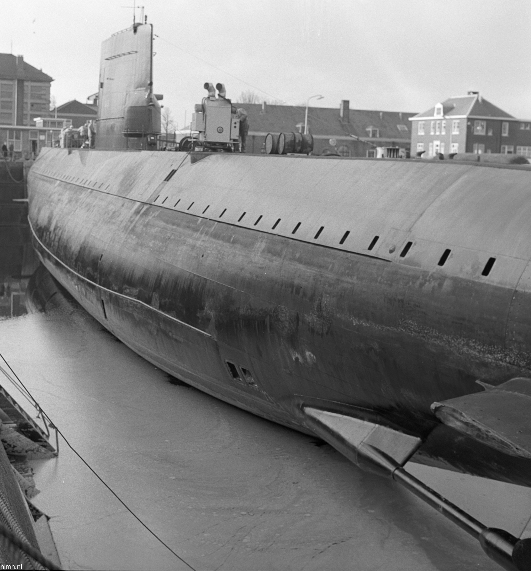 hnlms tonijn s-805 dolfijn class attack submarine royal netherlands navy koninklijke marine 10