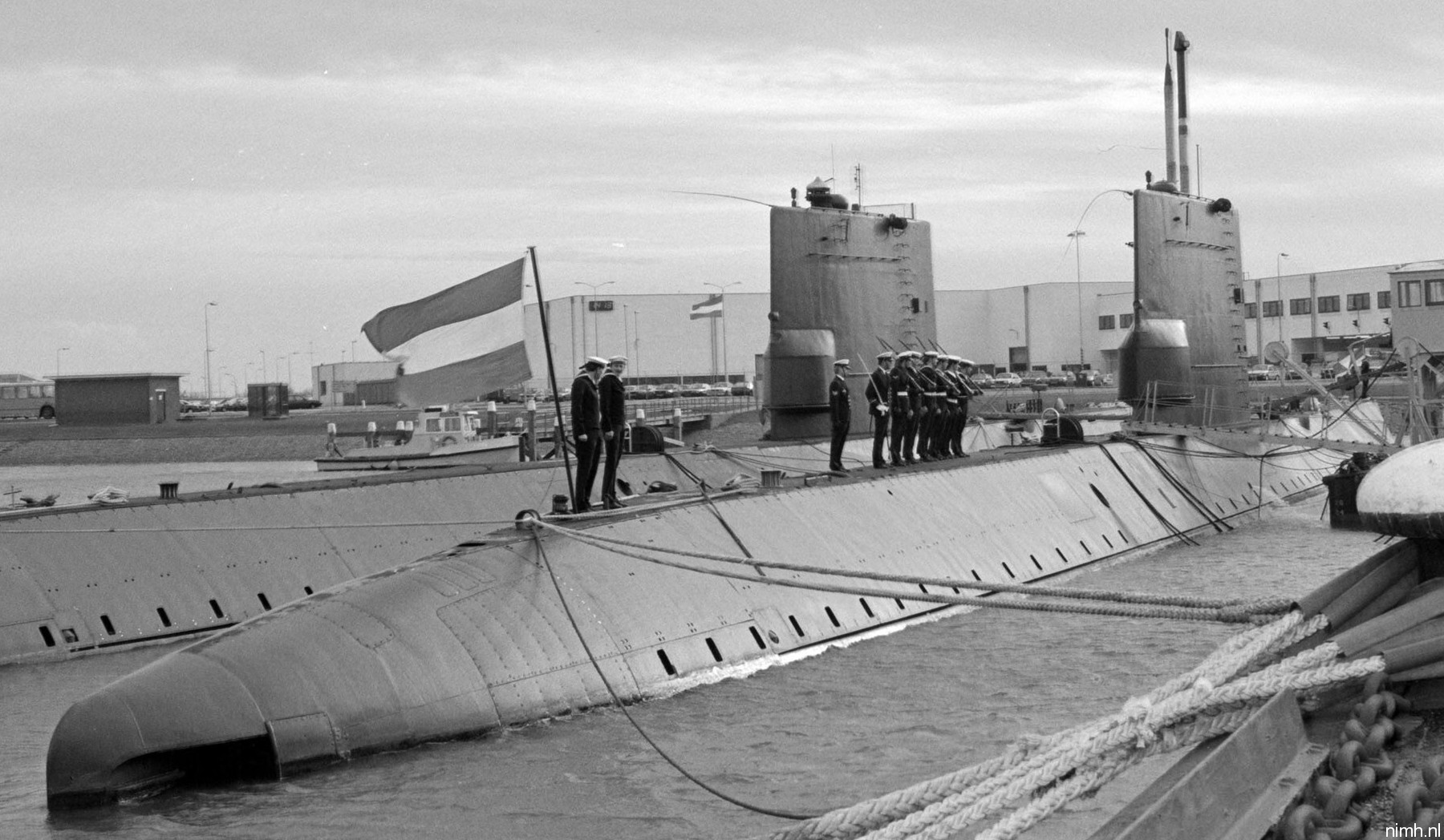 hnlms tonijn s-805 dolfijn class attack submarine royal netherlands navy koninklijke marine 13