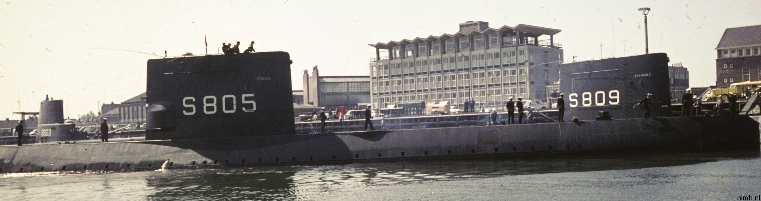 hnlms tonijn s-805 dolfijn class attack submarine royal netherlands navy koninklijke marine 16