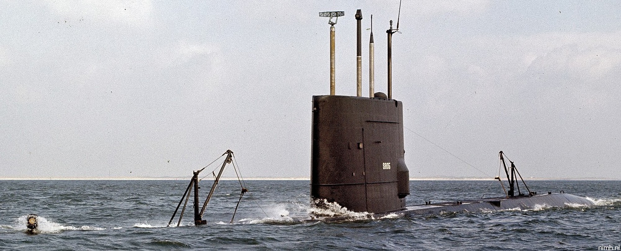 hnlms tonijn s-805 dolfijn class attack submarine royal netherlands navy koninklijke marine 23