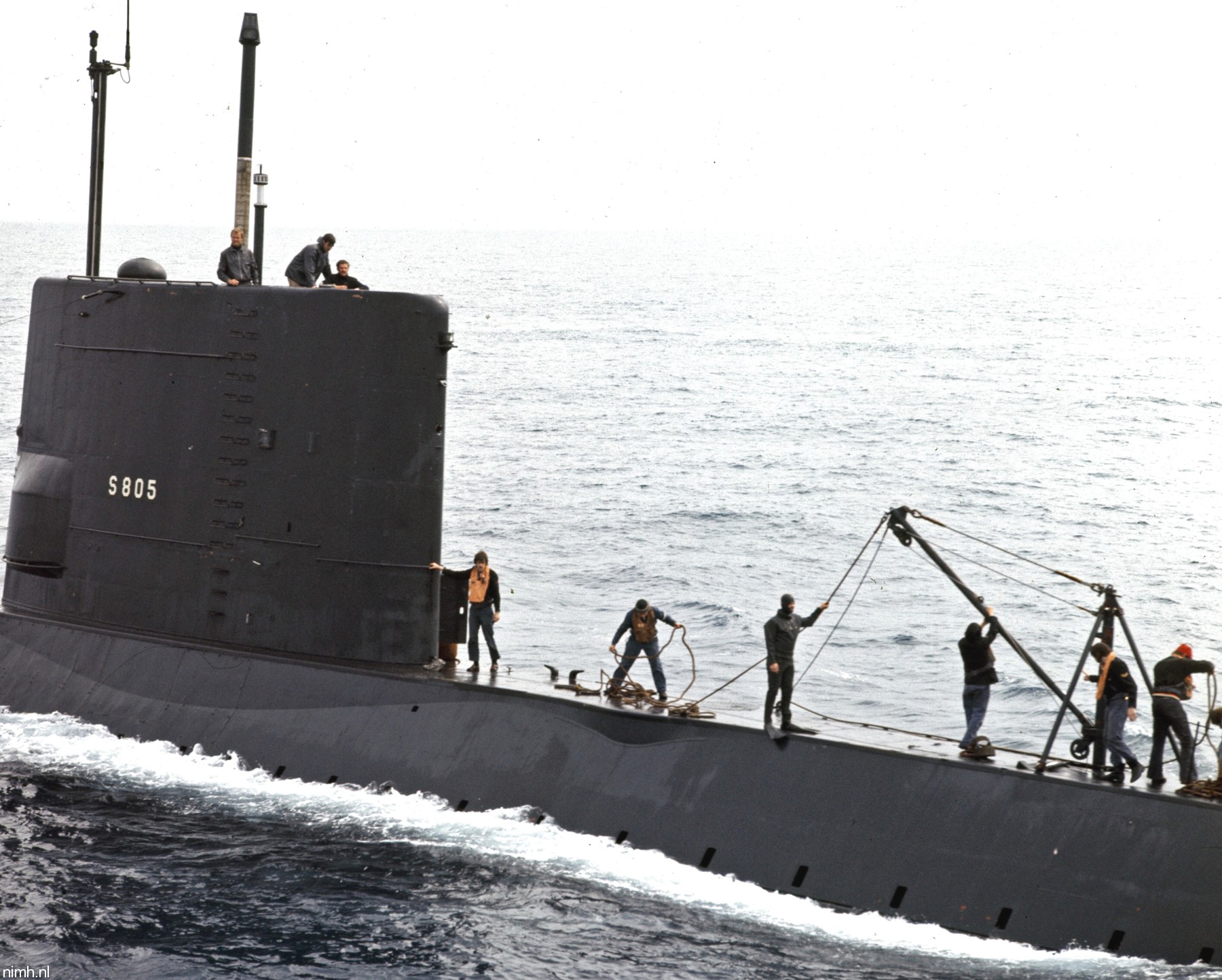 hnlms tonijn s-805 dolfijn class attack submarine royal netherlands navy koninklijke marine 26