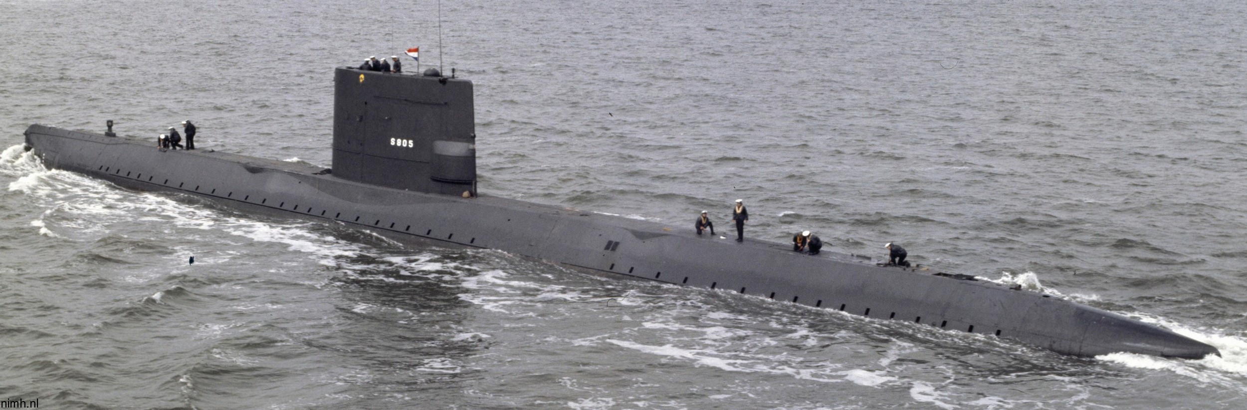 hnlms tonijn s-805 dolfijn class attack submarine royal netherlands navy koninklijke marine 30
