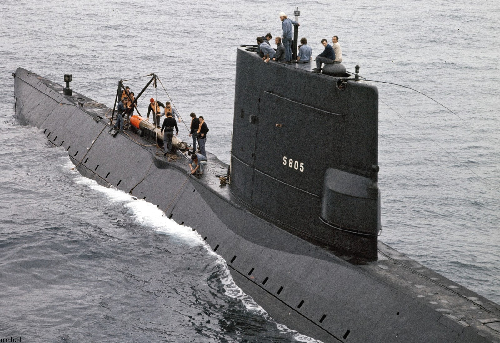 hnlms tonijn s-805 dolfijn class attack submarine royal netherlands navy koninklijke marine 31