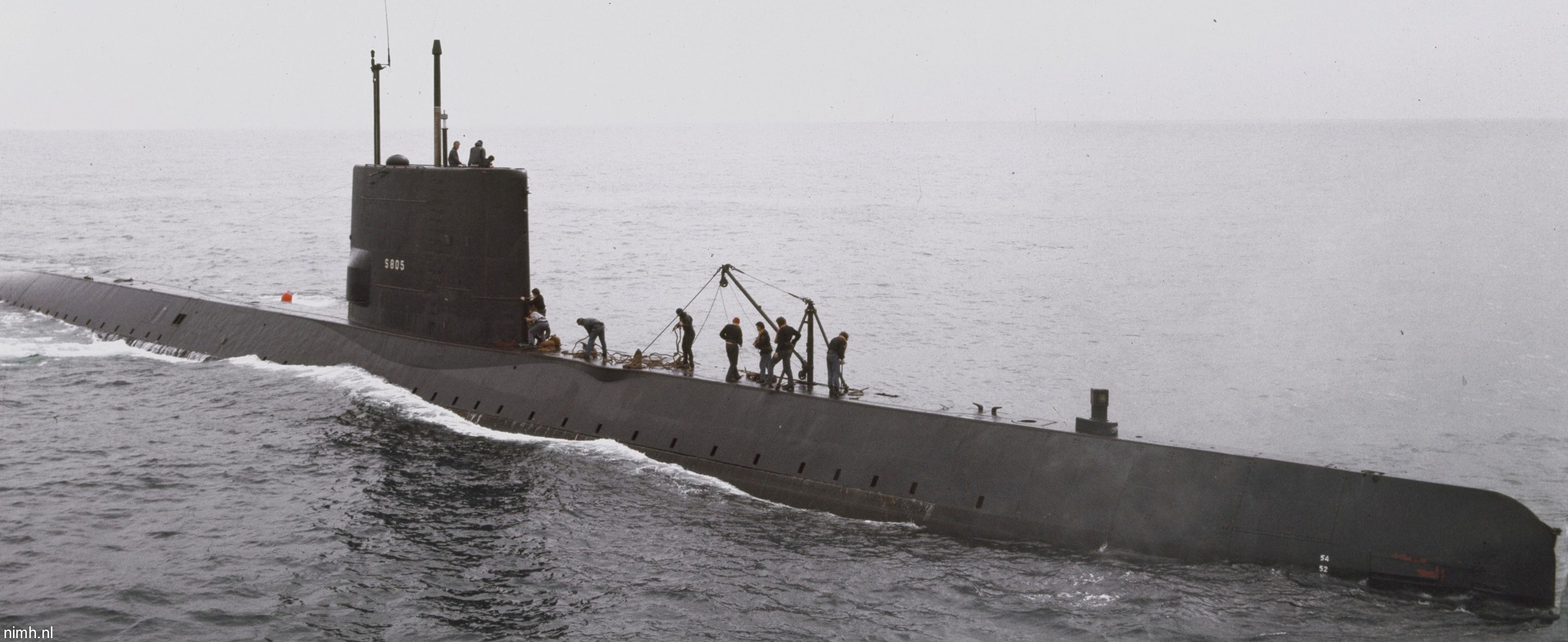 hnlms tonijn s-805 dolfijn class attack submarine royal netherlands navy koninklijke marine 32
