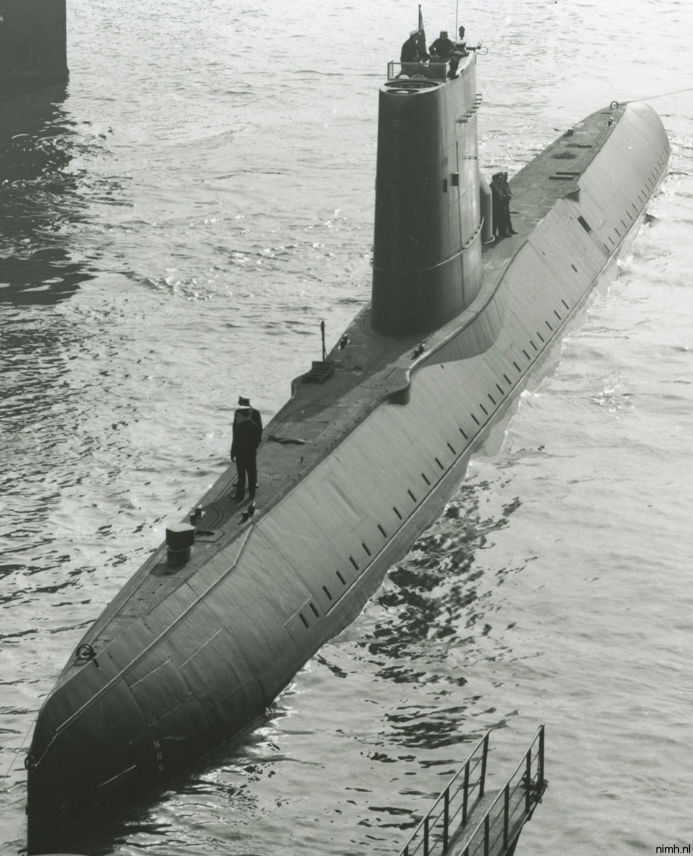 hnlms tonijn s-805 dolfijn class attack submarine royal netherlands navy koninklijke marine 35