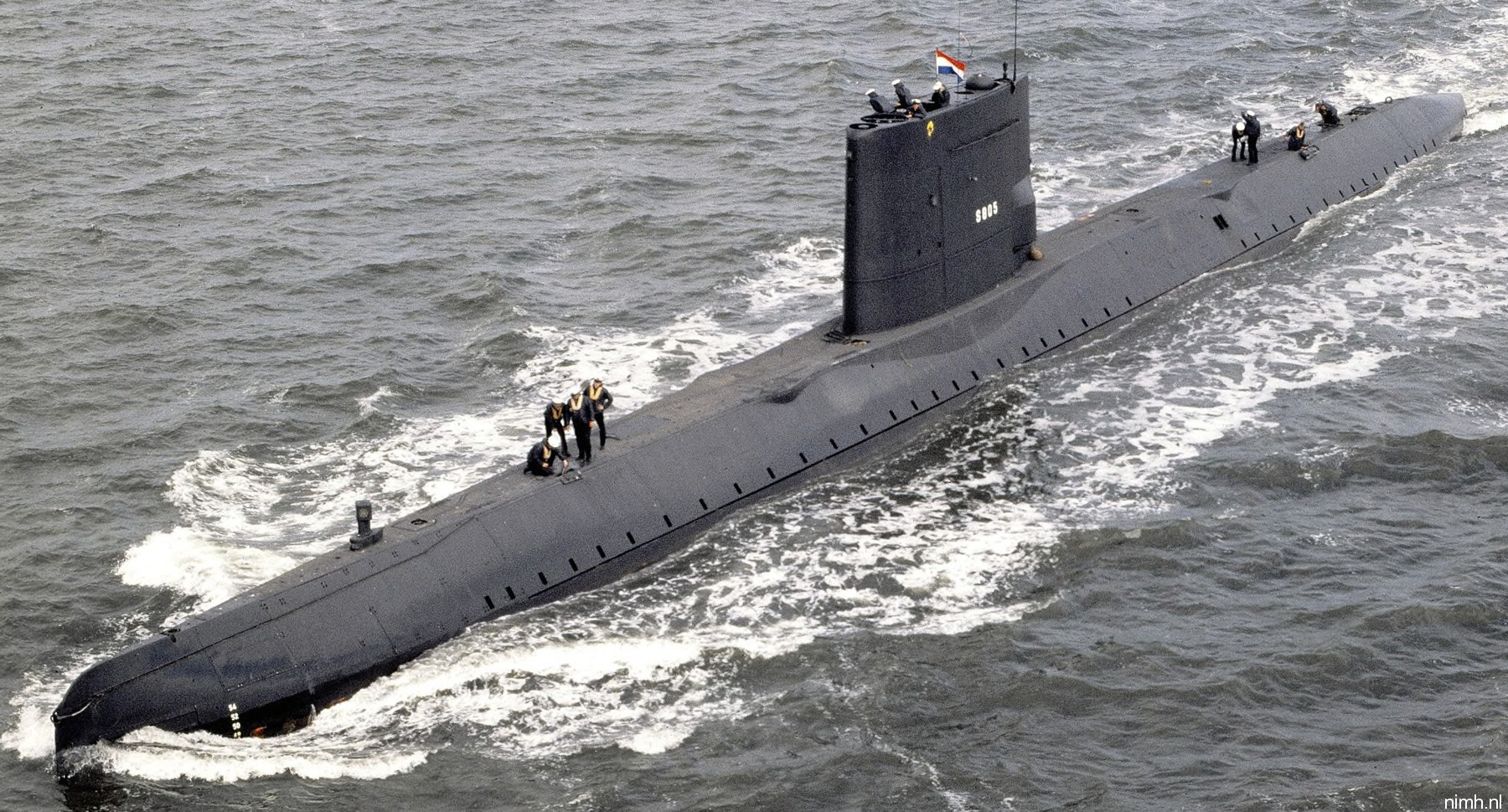 hnlms tonijn s-805 dolfijn class attack submarine royal netherlands navy koninklijke marine wilton fijenoord 42x