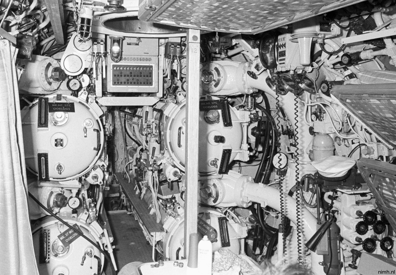 hnlms dolfijn s-808 class attack submarine 1960 royal netherlands navy koninklijke marine torpedo room 03