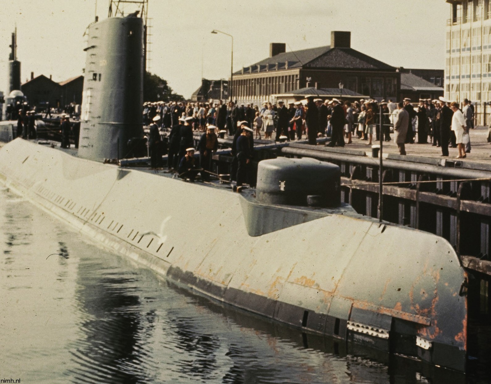 hnlms dolfijn s-808 class attack submarine 1960 royal netherlands navy koninklijke marine den helder 08