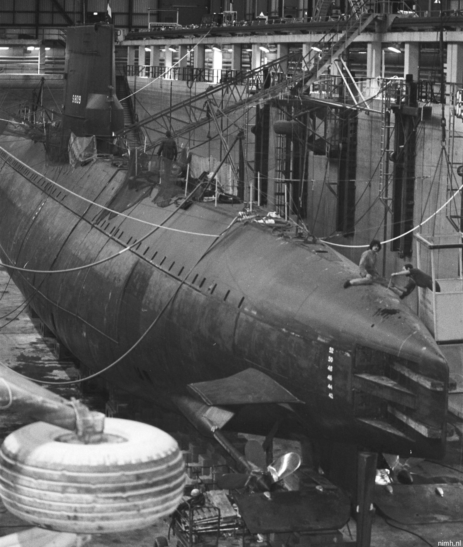 hnlms zeehond s-809 dolfijn class attack submarine royal netherlands navy koninklijke marine 17