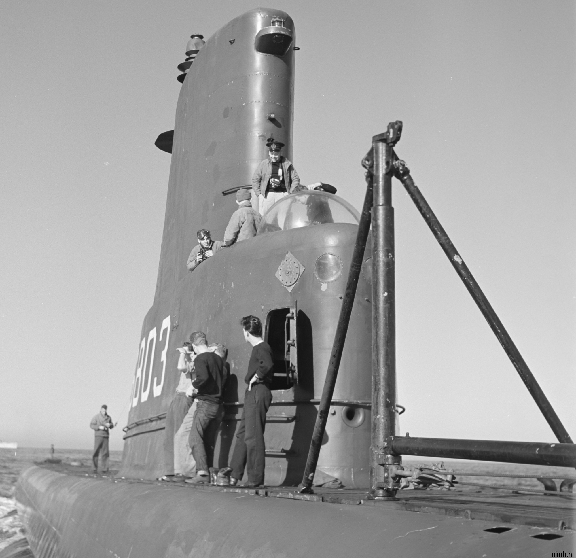 hnlms zeeleeuw s-803 uss hawkbill attack submarine royal netherlands navy koninklijke marine 14