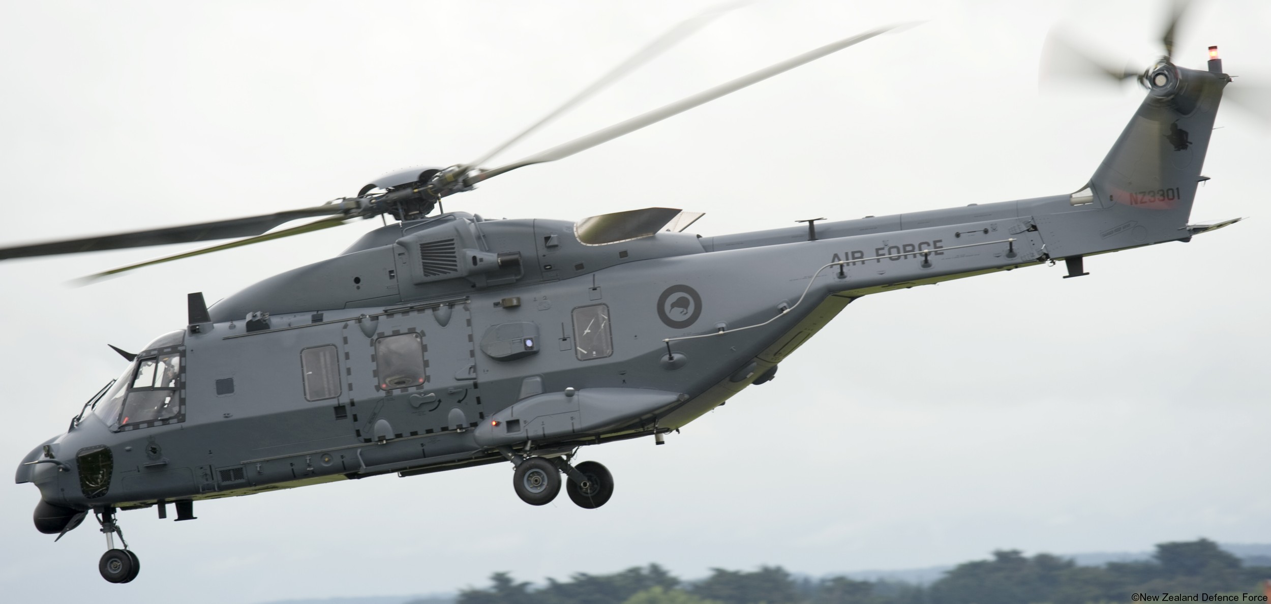 nh90 tth helicopter royal new zealand air force rnzaf nz3301 10
