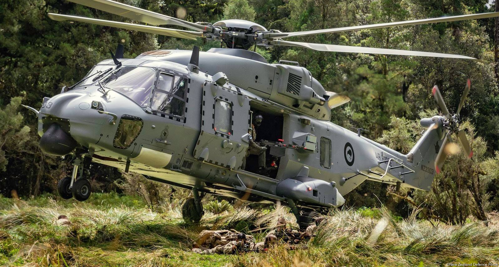 nh90 tth helicopter royal new zealand air force rnzaf nz3303 16