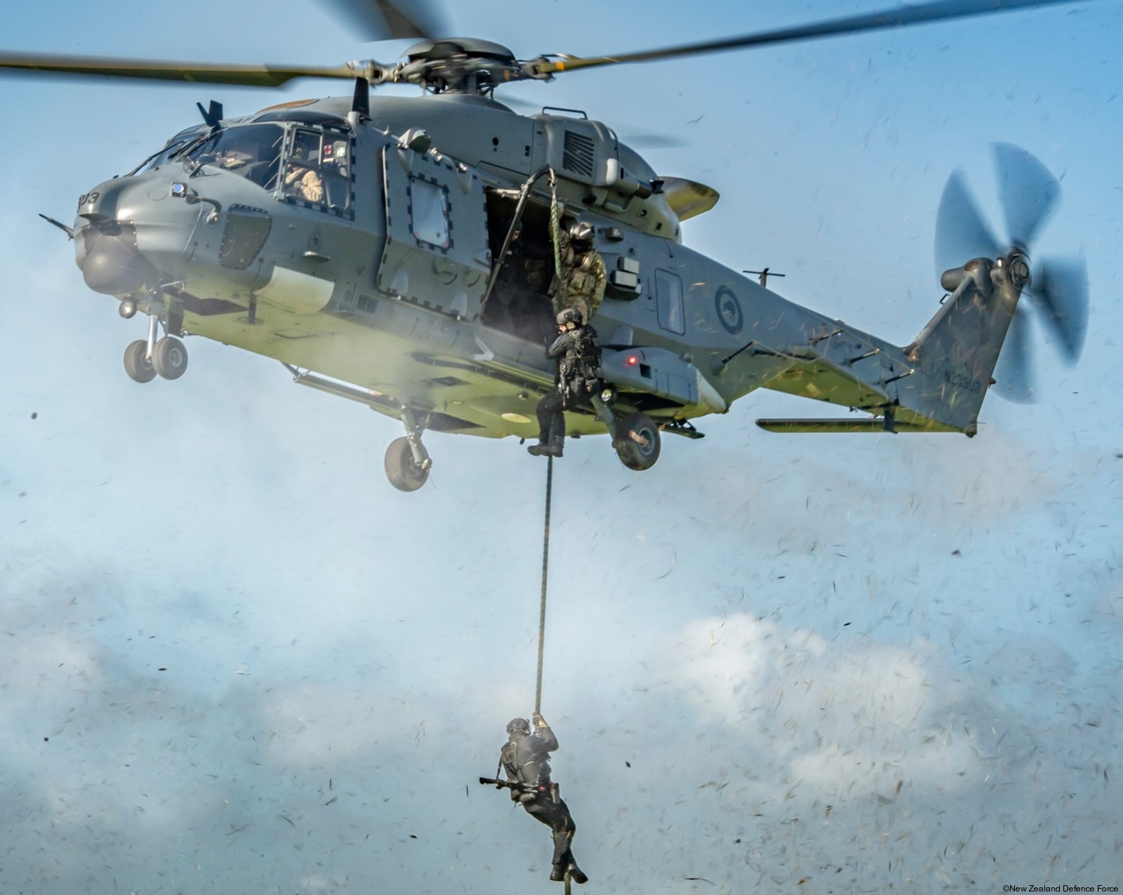 nh90 tth helicopter royal new zealand air force rnzaf 20