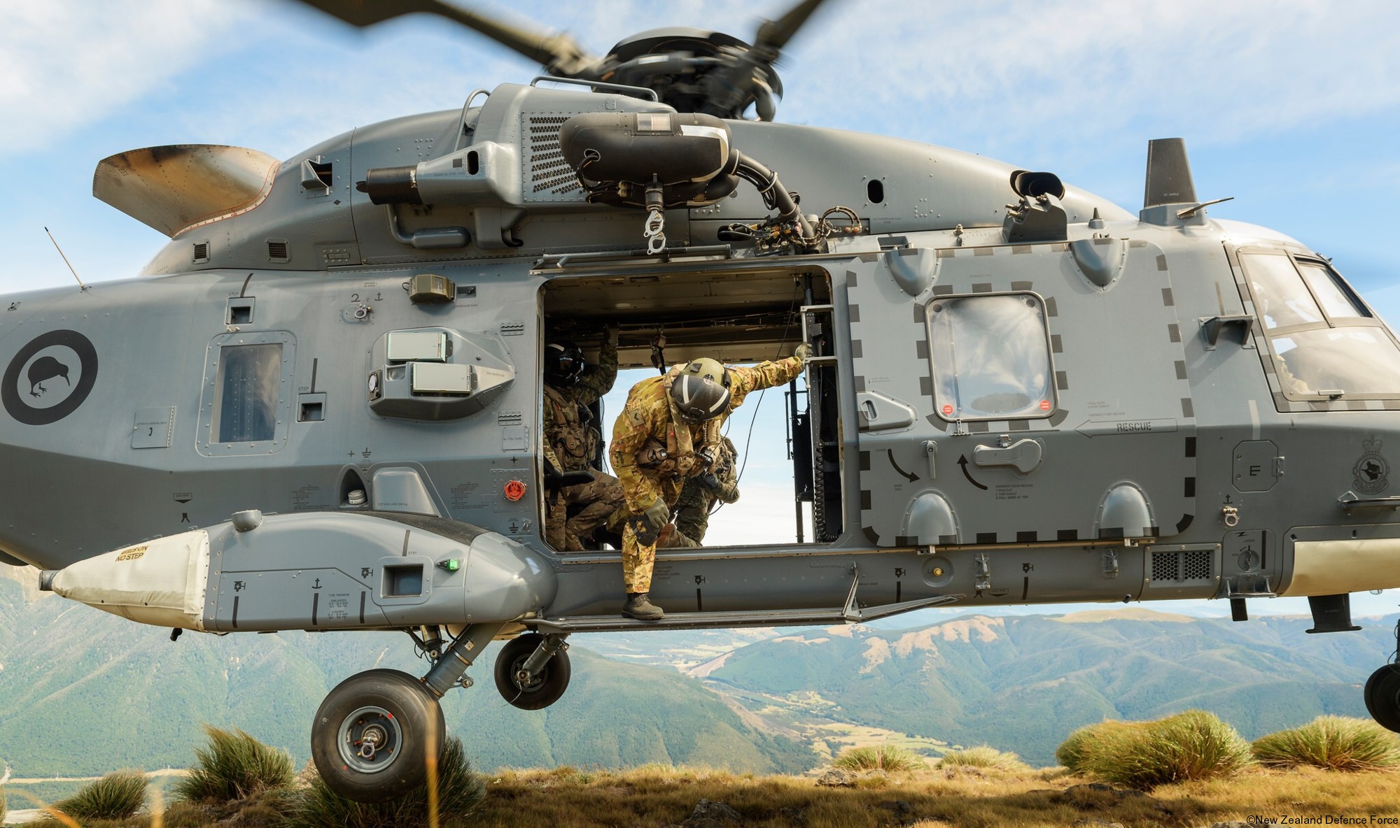 nh90 tth helicopter royal new zealand air force rnzaf 22