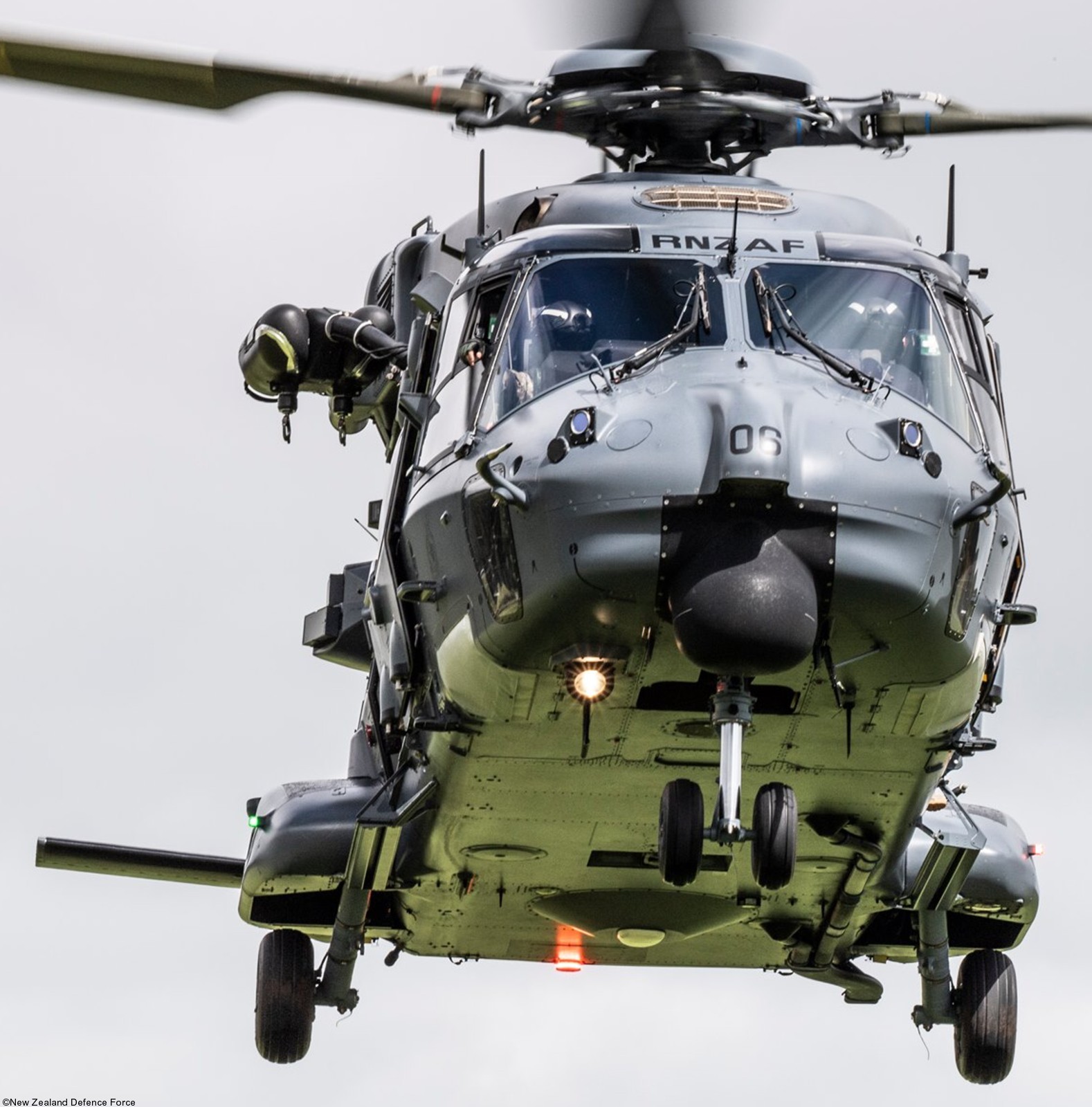 nh90 tth helicopter royal new zealand air force rnzaf nz3306 23