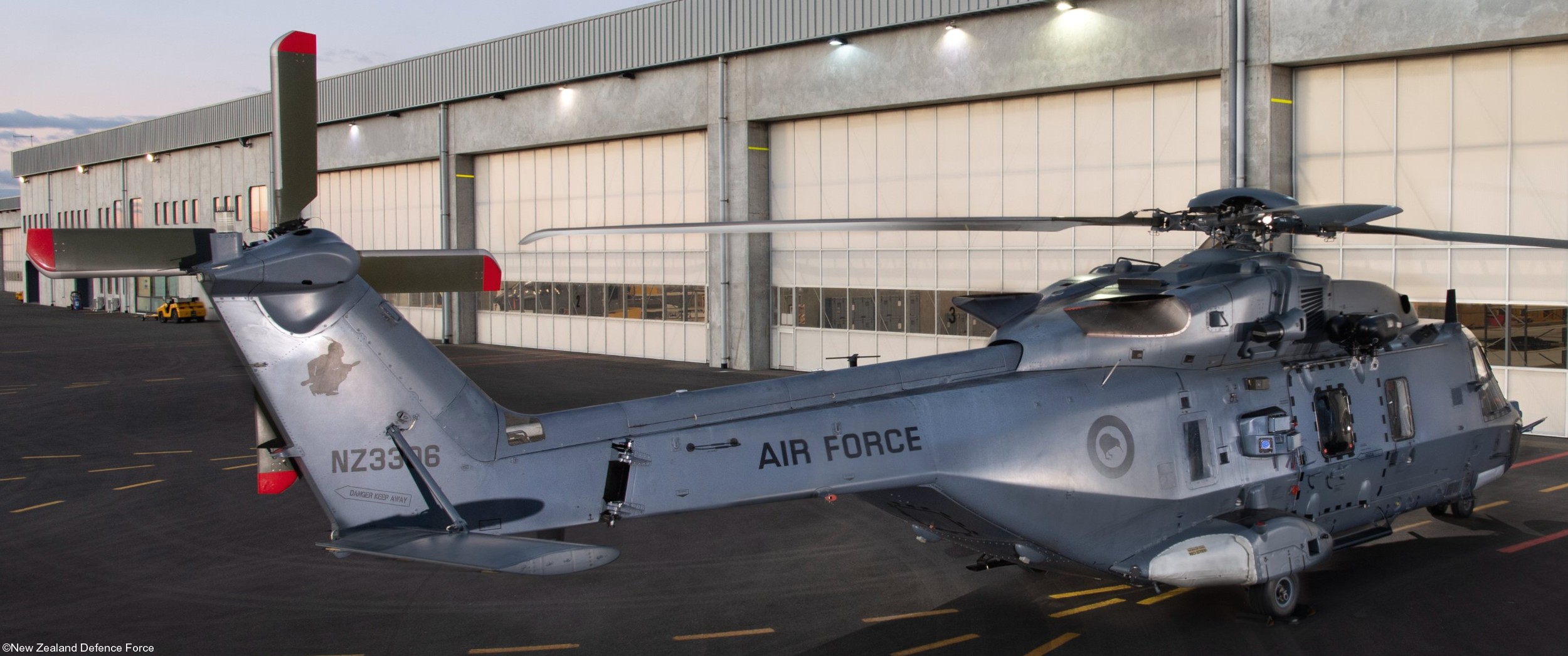 nh90 tth helicopter royal new zealand air force rnzaf nz3306 25