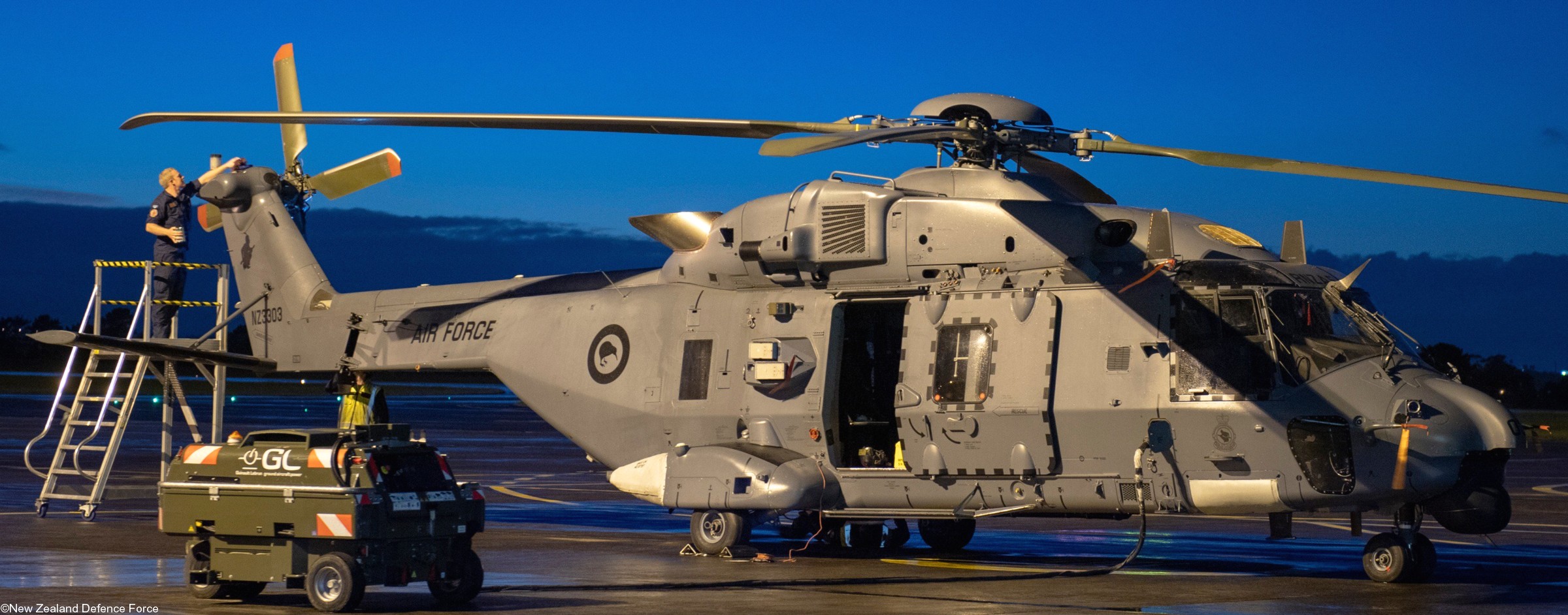 nh90 tth helicopter royal new zealand air force rnzaf 39