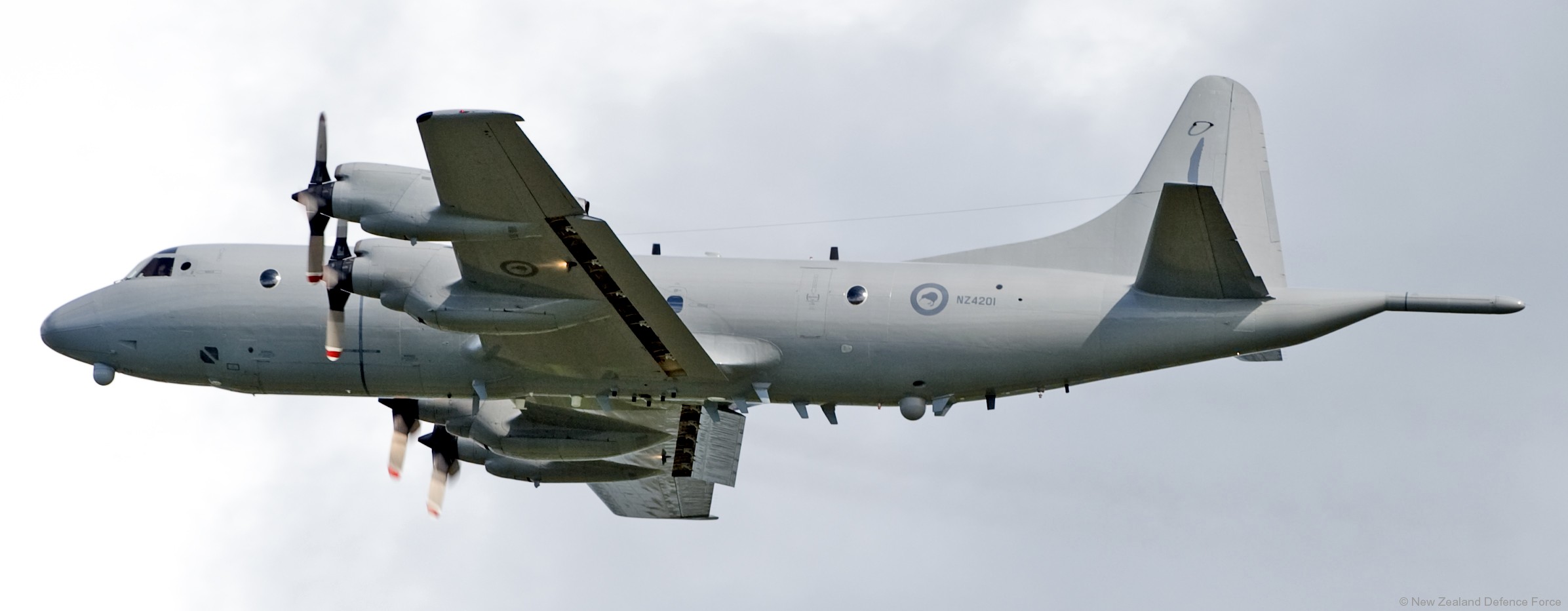 lockheed p-3k2 orion nz4201 maritime patrol aircraft mpa royal new zealand air force rnzaf no.5 squadron 02