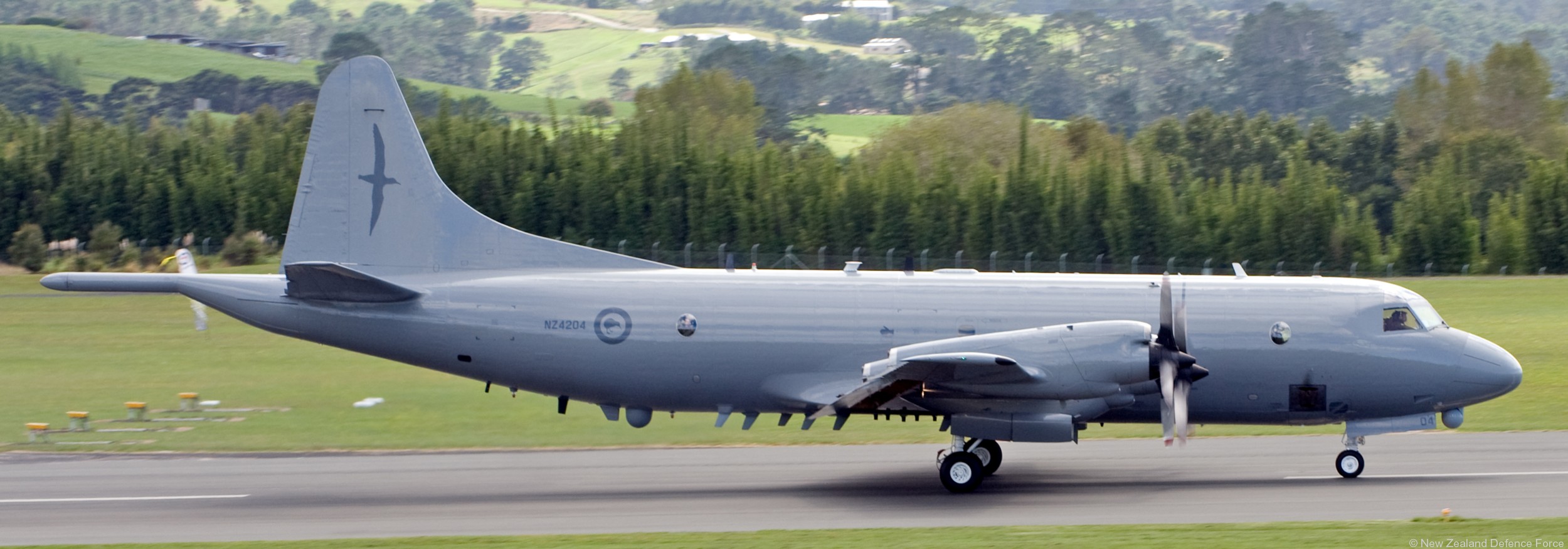 lockheed p-3k2 orion nz4204 maritime patrol aircraft mpa royal new zealand air force rnzaf no.5 squadron 02