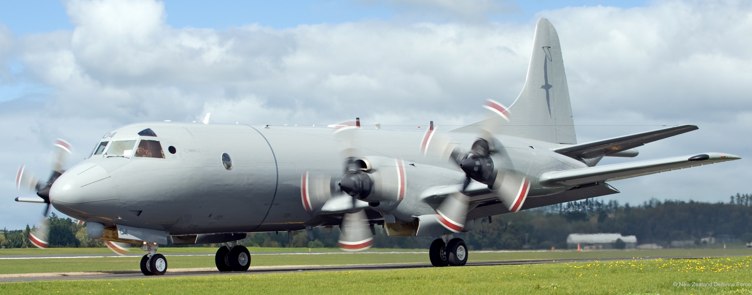 lockheed p-3k2 orion nz4204 maritime patrol aircraft mpa royal new zealand air force rnzaf no.5 squadron 04