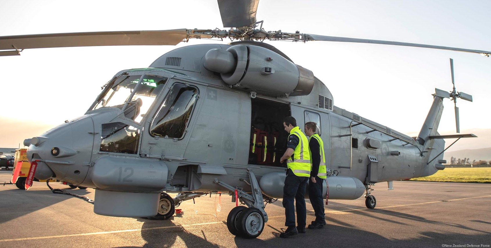 kaman sh-2g(i) super seasprite nz3612 royal new zealand airforce navy rnzaf no.6 squadron 03