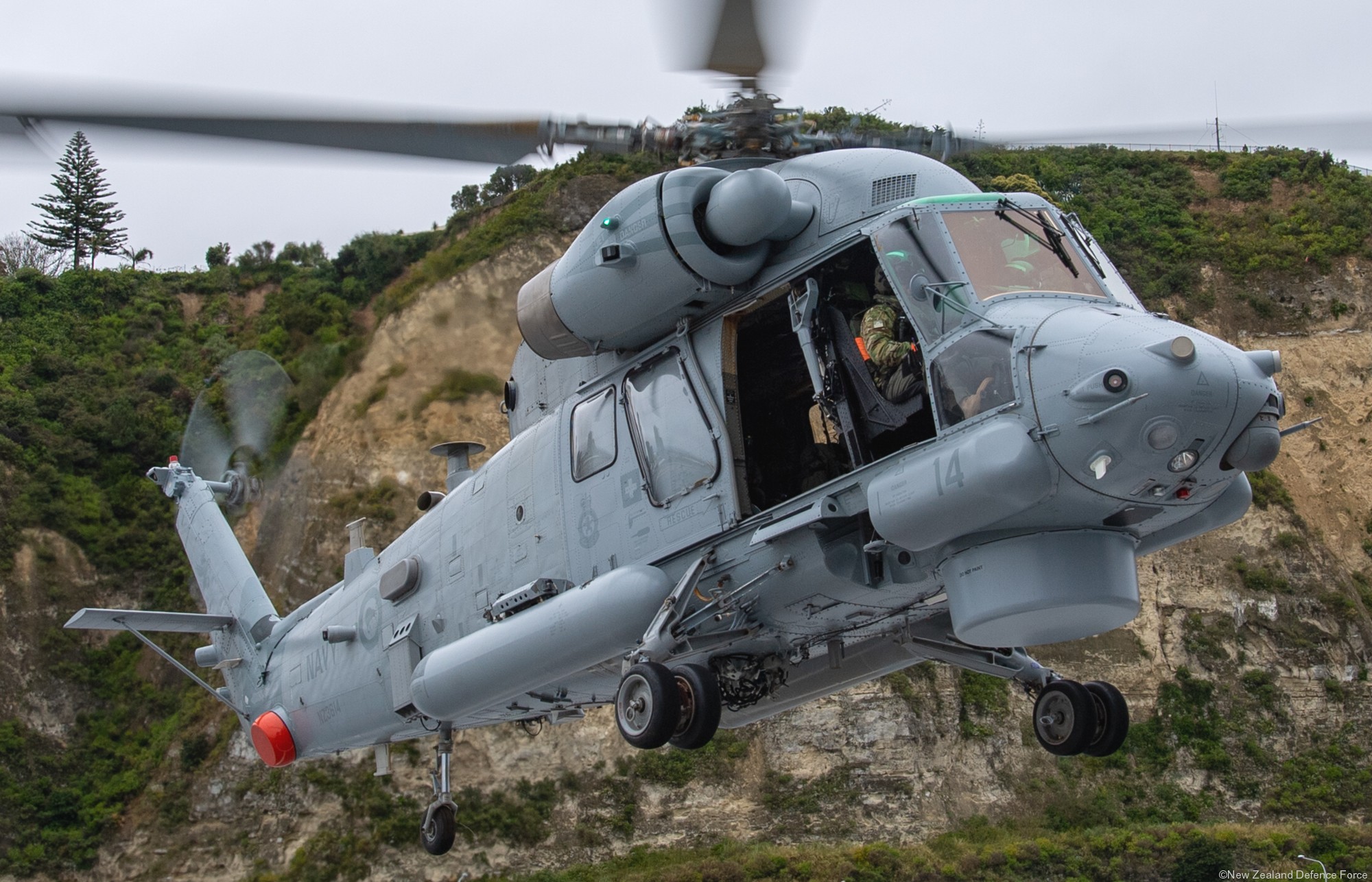 kaman sh-2g(i) super seasprite nz3614 royal new zealand airforce navy rnzaf no.6 squadron 06